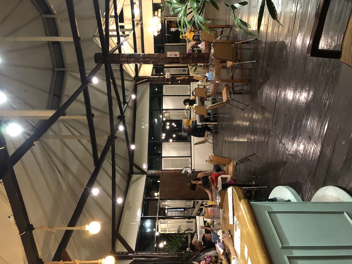 Triple Sari Resto & Cafe